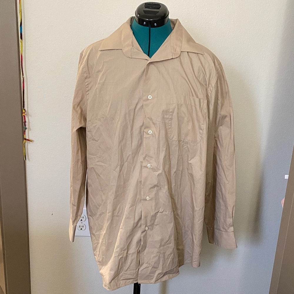 Croft & Barrow tan button up long sleeve men’s dress shirt